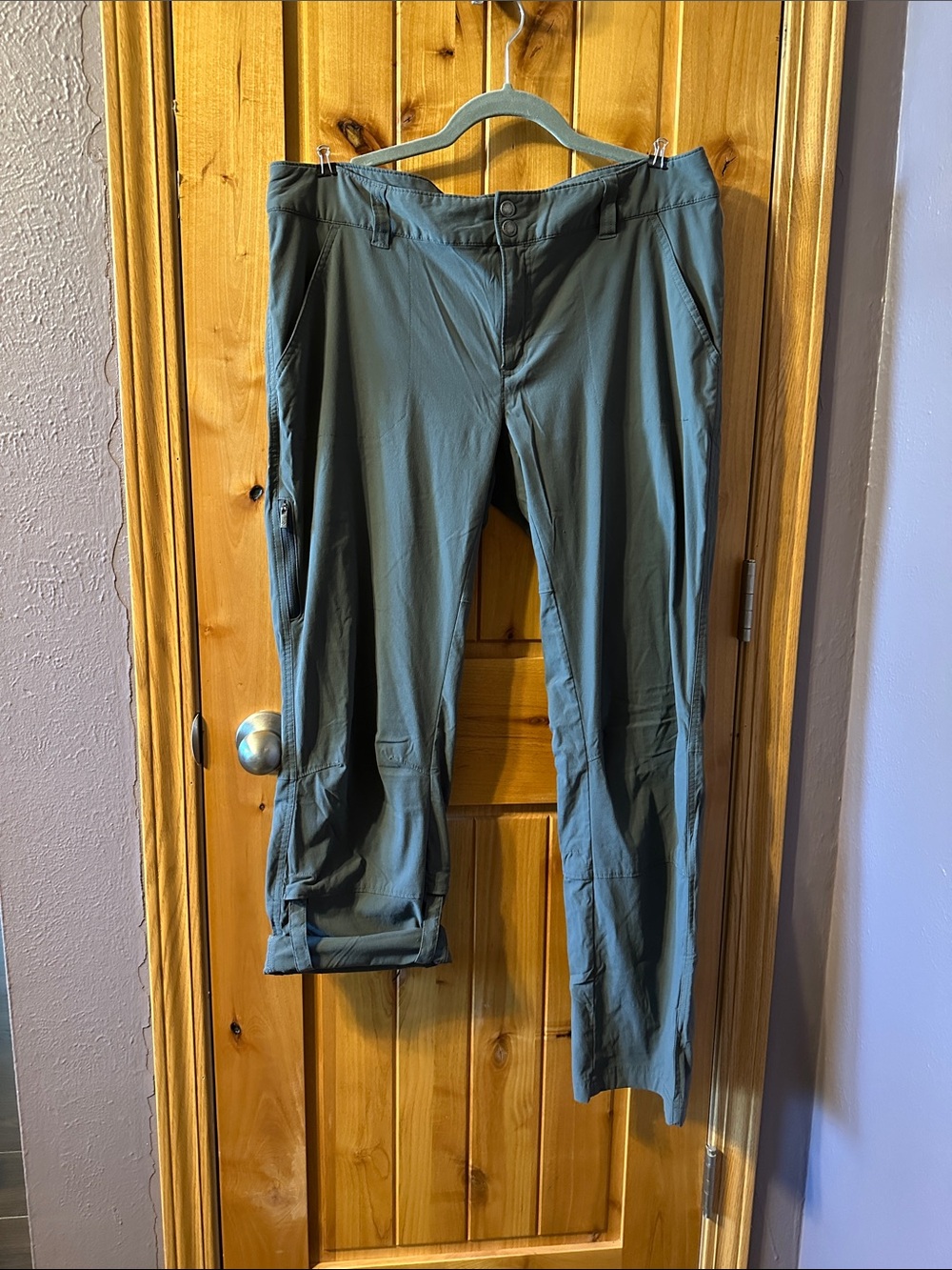 Columbia Women’s Utility Pants in Slate Green